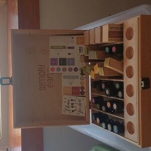 Simply Earth Essential Oils Lot With Case